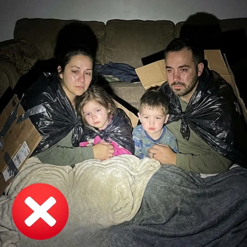 Emergency Waterproof Survival Sleeping Bag for Camping & Hiking